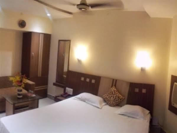 Hotel Anurag Rourkela Bagian luar foto
